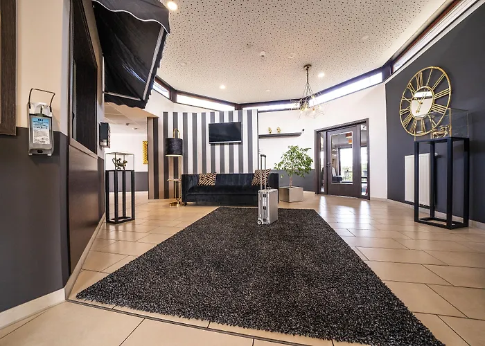 Hotel TiekZwei - Ihr Studiohotel